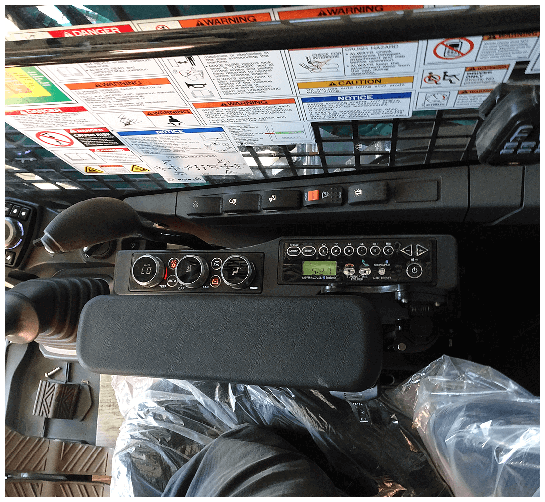 Kobelco 15 tonne excavator hire